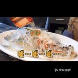 潜入小帅哥的家，让他做饭给你吃！