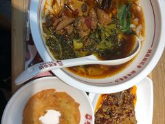 -呷佬·长沙手工米粉(金沙江路店)