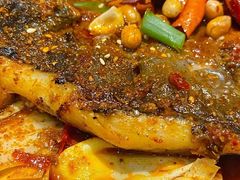 -鸣记脆皮烤鱼·海鲜烤鱼(三八广场店)