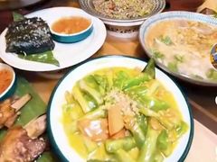 -老滇山寨•云南特色菜•地方菜•民族风情歌舞表演(金碧店)