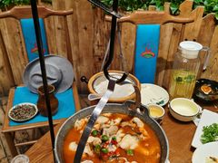 -老滇山寨•云南特色菜•地方菜•民族风情歌舞表演(金碧店)