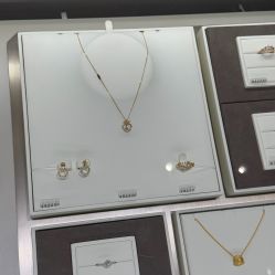 -周大福CHOW TAI FOOK(浦东八佰伴店)