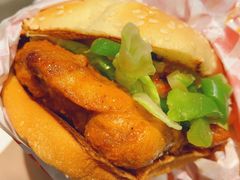 吮指十三鲜小龙虾烤鸡堡/鸡肉卷-肯德基(中央公园店)