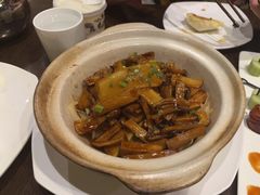 砂锅烧山菌-老牌坊鲁菜名店(宽厚里店)