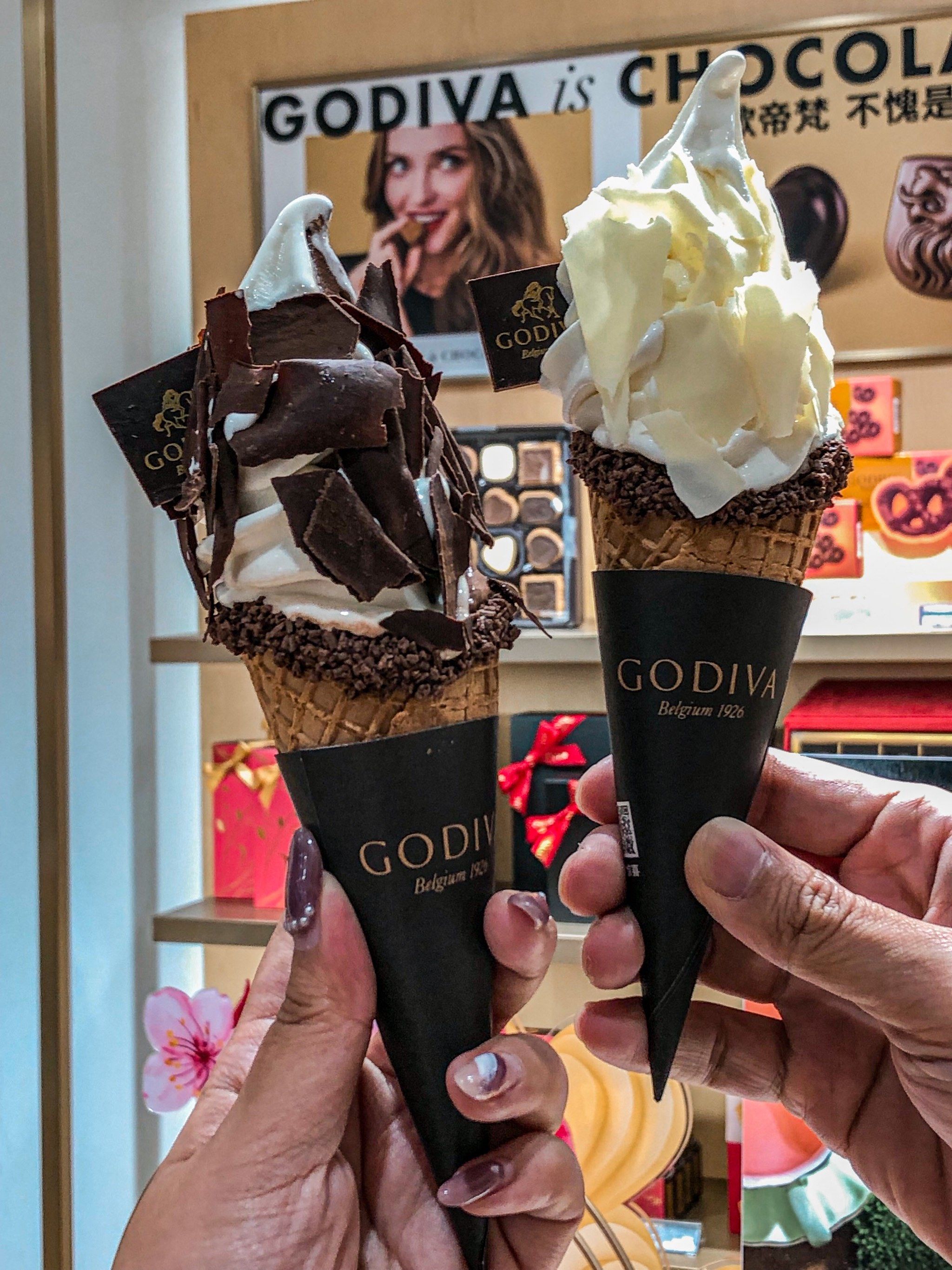 里的"爱马仕"吧
爱上了比利时皇室御用巧克力品牌
godiva歌帝梵