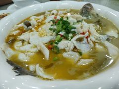 酸菜生魚-辣四方新派川菜