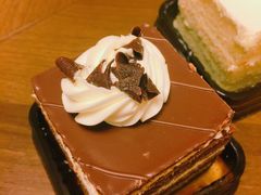 -红宝石·鲜奶小方·海派西点房(南丹店)