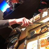 到就坐后服务女生及时的服务，无论是加料，换盘