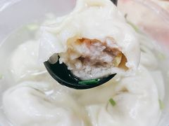 三鲜大馄饨-万寿斋(山阴路店)