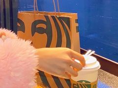 -星巴克(西藏路店)