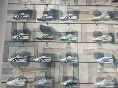 -Onitsuka Tiger(港汇恒隆广场店)