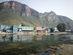 -百里峡七彩艺术小镇