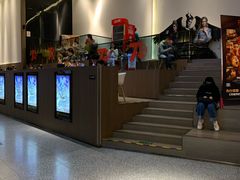 等候区-深影国际影城(学院南路店CGS中国巨幕店)