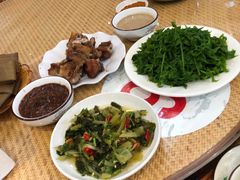 -岩保农家乐