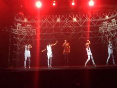 舞台效果-PLAY HKPOP全息偶像演唱体验馆(威灵顿广场店)