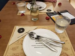 -Mark&Mars Restaurant
