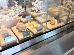 面包甜点陈列柜-麦当劳(健德桥得来速店)
