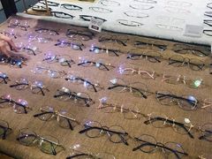 -罗伯特眼镜·蔡司官方授权(罗湖国贸店)