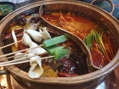 蕃茄鸳鸯锅-镇江龙·火锅串串(武侯祠店)