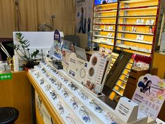 -优医视平价眼镜蔡司依视路折扣工厂店(十里堡店)