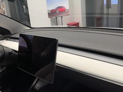 -TESLA 特斯拉(上海太古汇体验店)
