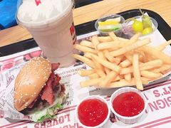 -The Habit Burger Grill 哈比特汉堡(爱琴海店)