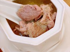 农夫山泉水炖土猪肉汤-金戈戈香港豉油鸡(皇庭广场店)