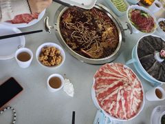 -茅草房·河畔园林火锅