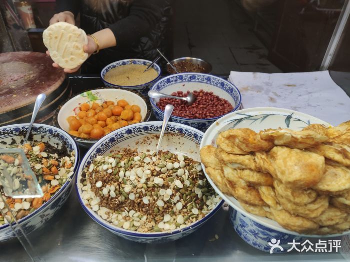 老马家马蓉蛋菜夹馍·腊牛肉夹馍(回民街店)玫瑰咸菜图片