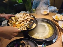 -一朵菌·野生菌探索家火锅(南亚店)