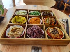 -轻蔬不用等·素食(江苏路店)
