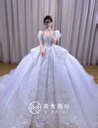 -曼青婚纱礼服馆