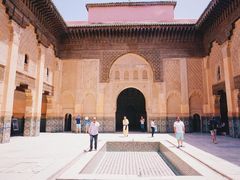 -阿里·本·优素福神学院