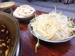 -四小区火锅·巷子里的重庆火锅(花照壁店)