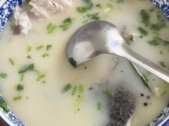 -美顺香食府鱼头老店(雪野湖店)