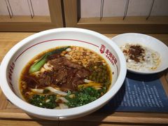 -呷佬·长沙手工米粉(金沙江路店)