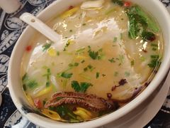 过桥米线-蝴蝶泉宾馆-中餐厅