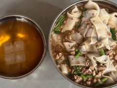 -正宗杨记普洱酸醋米线(总店)