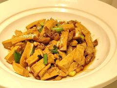 五花肉炒香干-小隐院子·庭院餐厅(大学城后湖店)