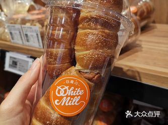 这次去正好有蓝红鸡蛋，特价只要19块七