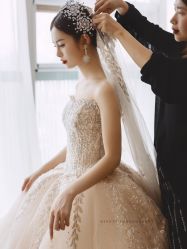 -LOVINA洛维娜婚纱礼服
