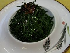 炝拌草原沙葱-德乐海蒙餐