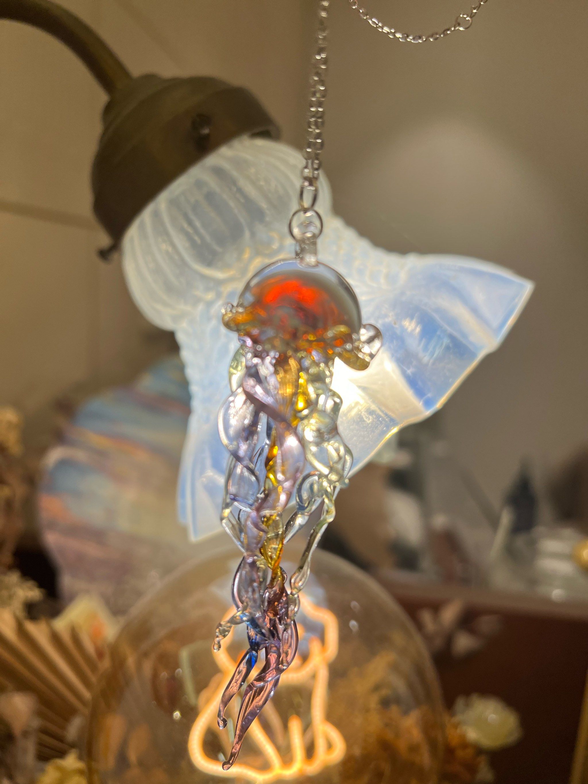 和姐姐一起来做手工 选择了烧玻璃 过程很新颖