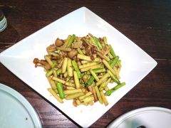 白玉菇爆芦笋-米家小馆(新华店)