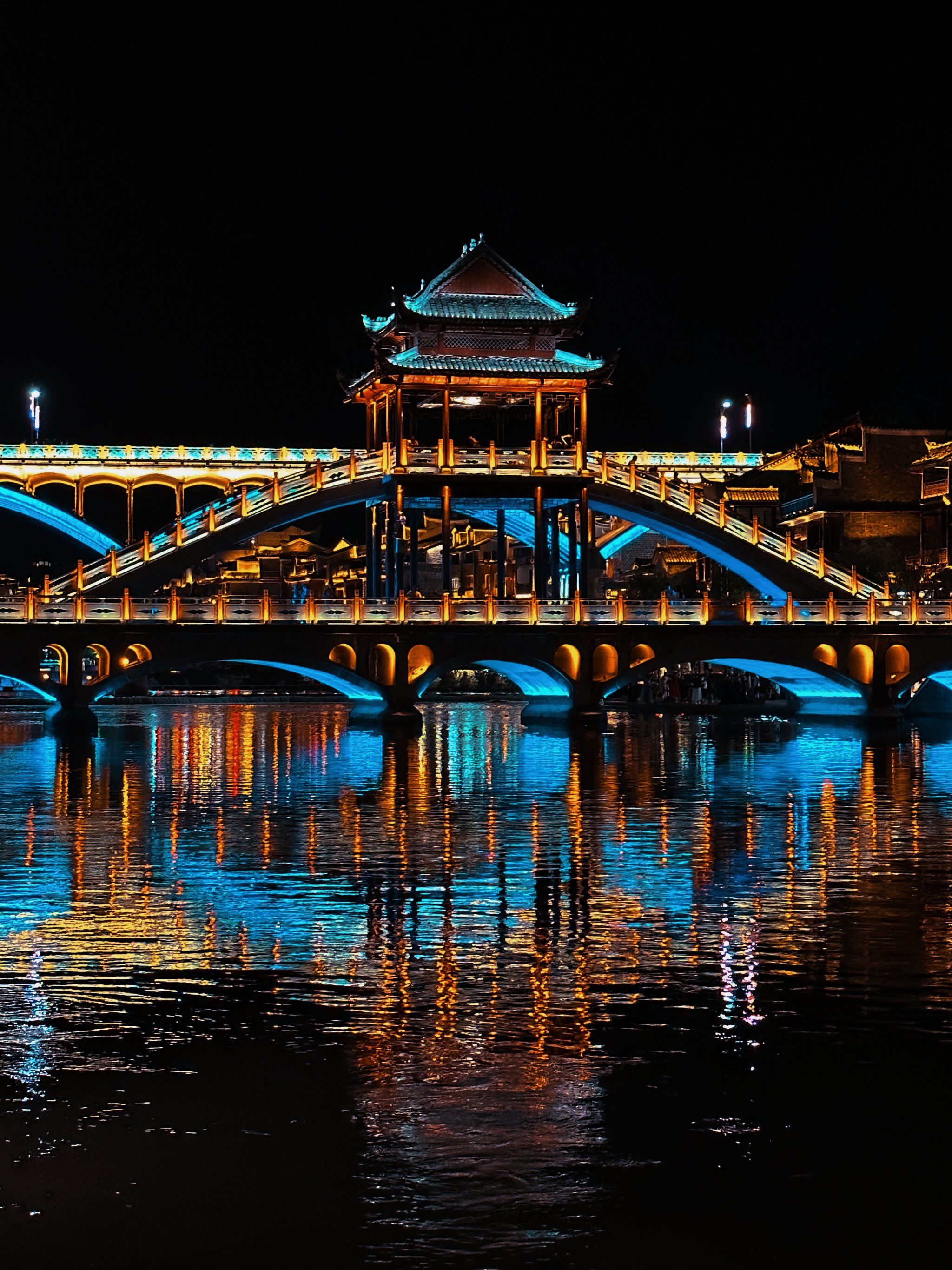 古镇夜色撩人心