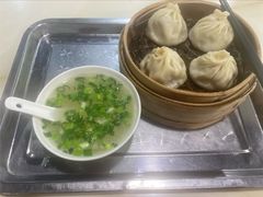 鲜肉小笼-绿杨馄饨临顿路店