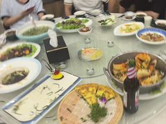 -三江源美食城