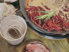 -黄潇洒老火锅(九眼桥宏济巷店)