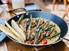-Mark&Mars Restaurant
