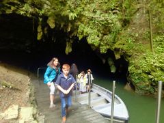 -怀托摩萤火虫洞